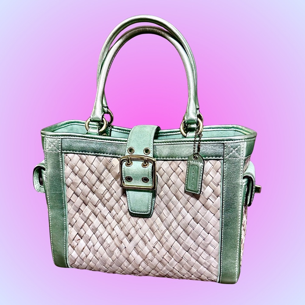 🍍𝑨𝑹𝑺𝑰 𝒊𝒔 𝑳𝒊𝒗𝒆‼️🦁 Come join the live fun!! - Picture 12 of 17